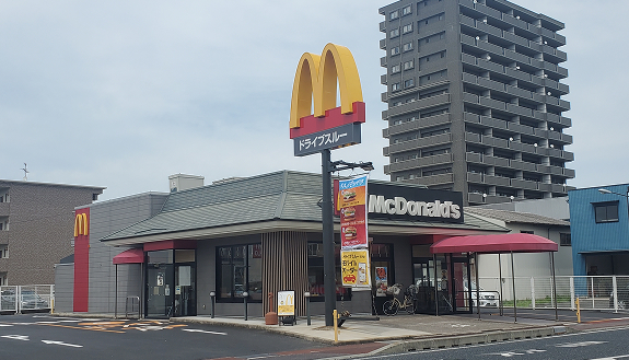 ９号線松江店の外観